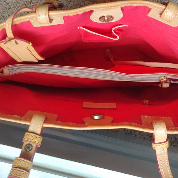 Dooney and Bourke Women's Handbag - Picture 6 of 8